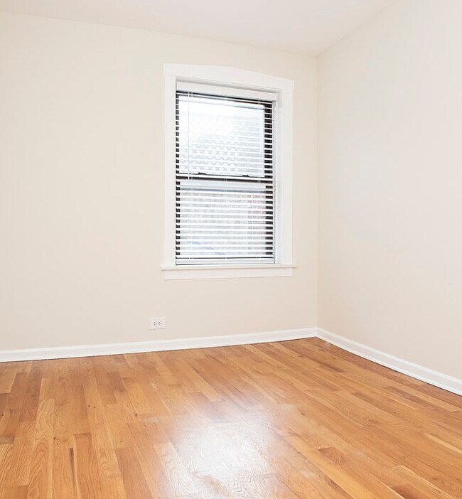 Photo - 1249 W Henderson St Unit 3