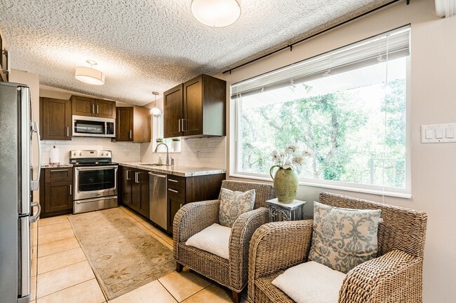 Photo - 450 E Mill St S