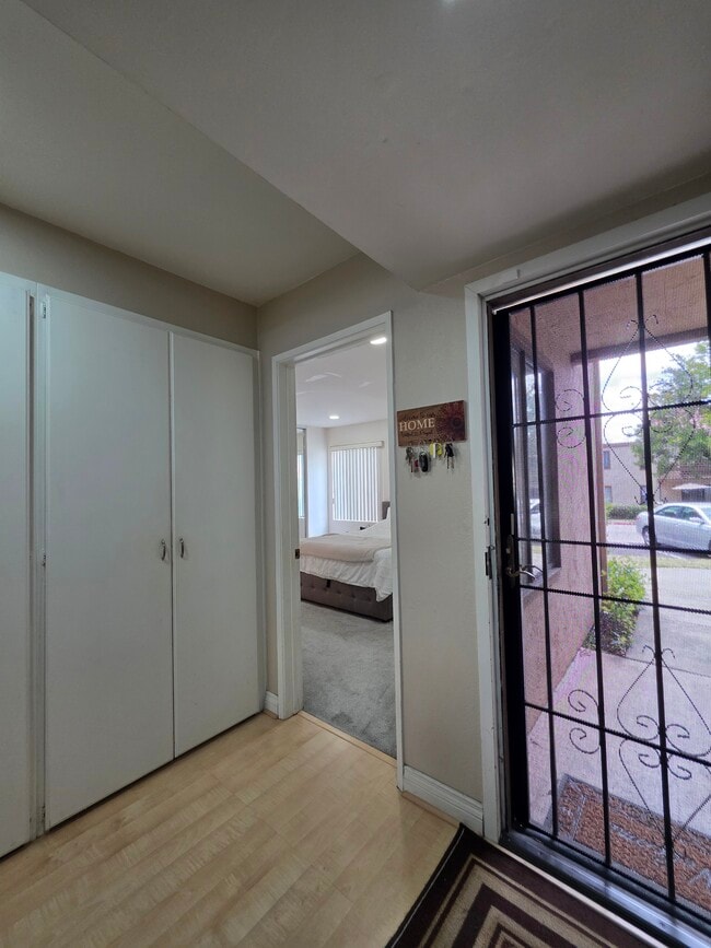 Photo - 9949 Scripps Westview Way Unidad 136