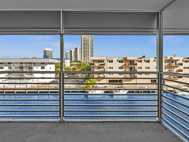 Photo - 3849 NE 169th St Condominio Unidad 405