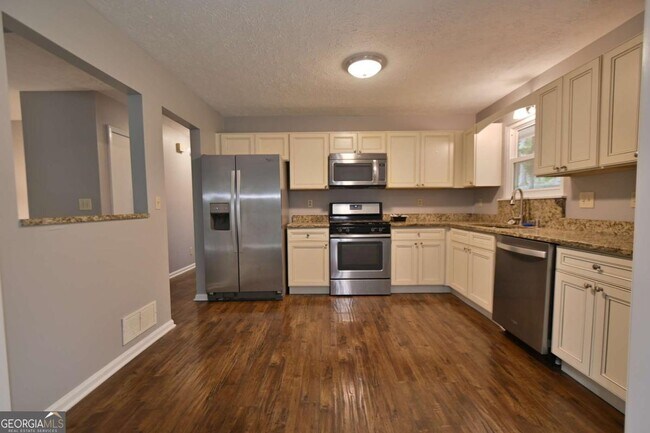 Photo - 459 Ridgetop Dr NW