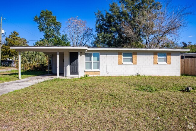 Building Photo - Charming Rental