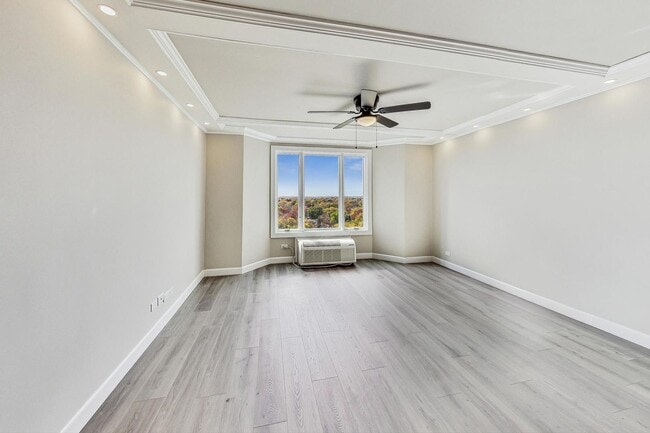 Building Photo - 1 Renaissance Pl Unit 1220