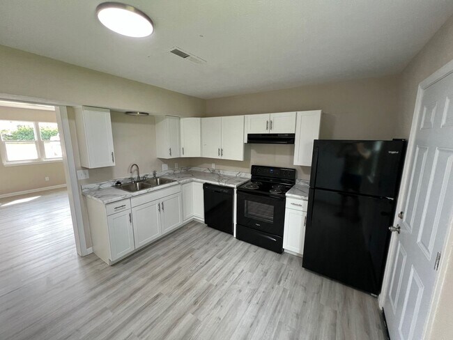 603 E Bain St Unit 607
