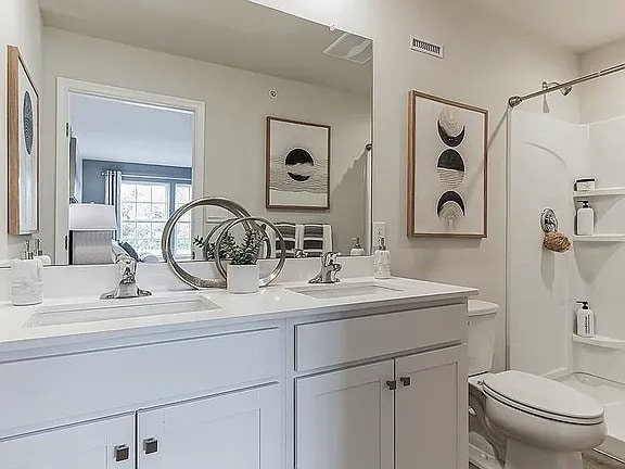 Photo - 1102 Martin Rd