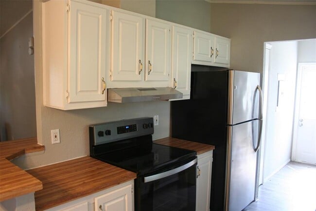 Photo - 181 Bradford Ln