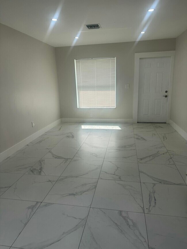 Photo - 1227 NW 6th Ave Unidad A