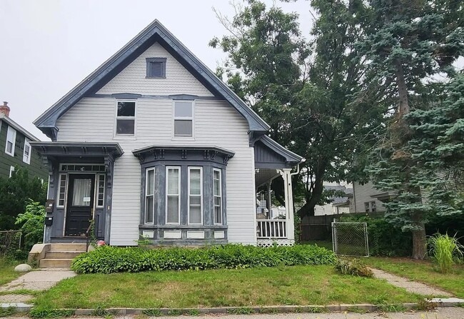 Building Photo - 96 Prospect St Unit 1F