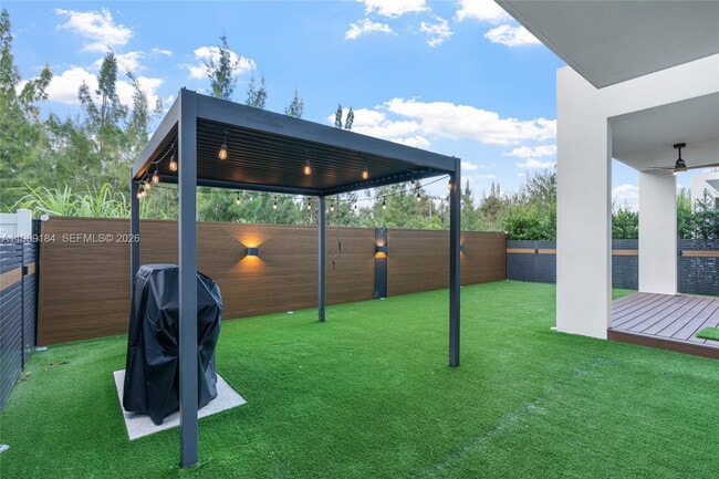 Photo - Northwest 68th Terrace, Doral, FL 33178 - 4 BR 3.5 BA single-family home