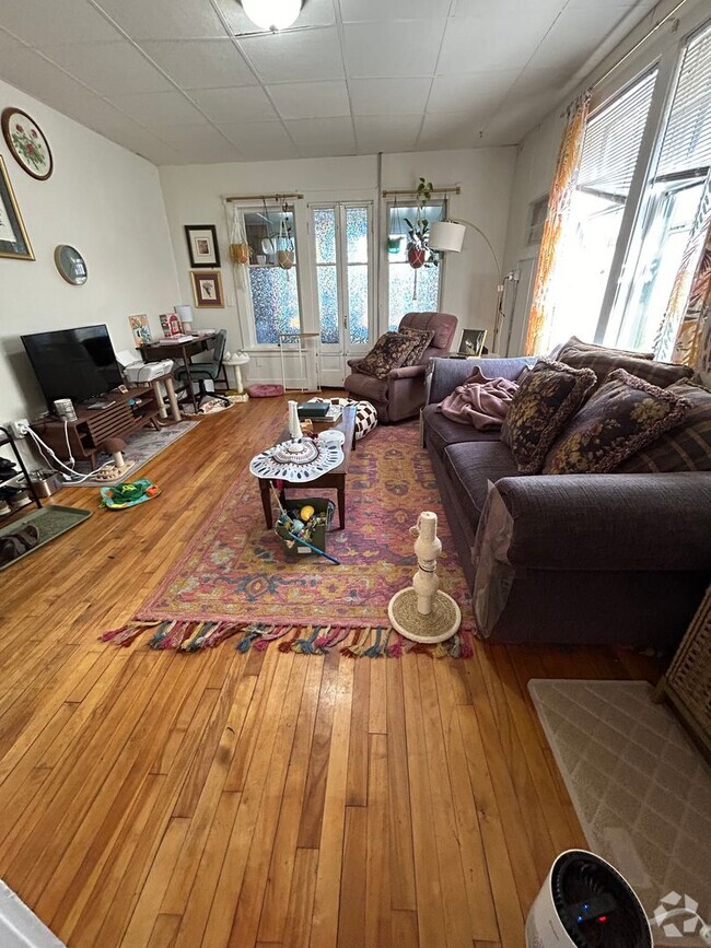 Building Photo - 1 Bedroom 1 Bathroom Apartment Unit Apt 102