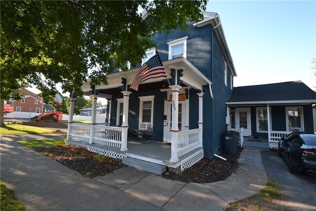 Building Photo - 505 E Main St Rental