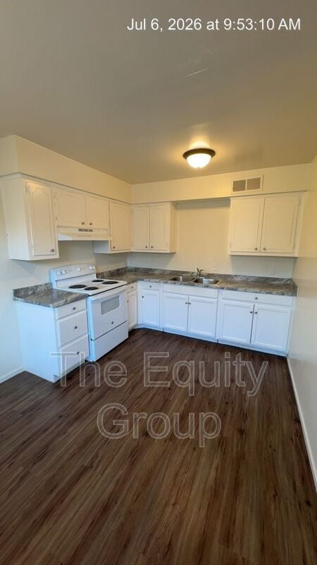 Photo - 620 N Blackstone St Unit 4