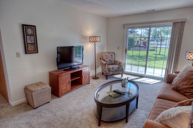 Photo - Stillwaters, Hickory Grove Apartments