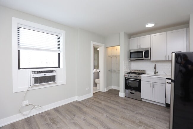 Photo - 545 W Belmont Ave Unidad M8