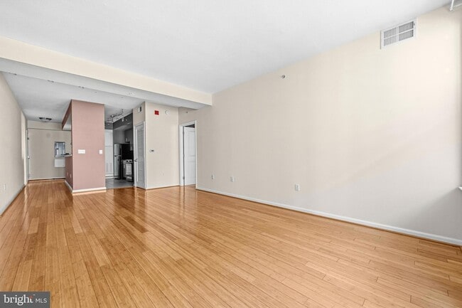 Photo - 715 6th St NW Unit 904