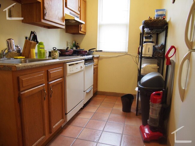 Building Photo - 7 Scottfield Rd Unit 3 Rental