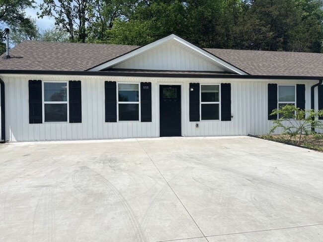 Photo - Spacious Duplex with Fenced-In Backyard!