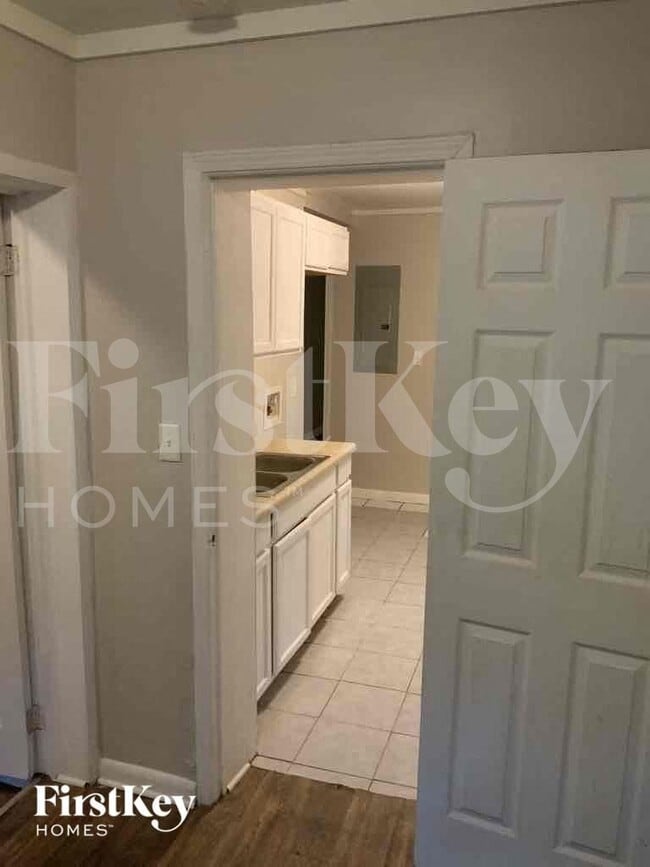 Photo - 1698 Sandtown Rd SW