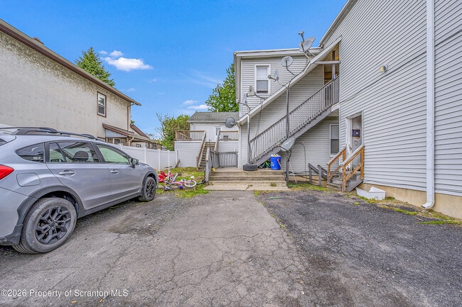 Photo - 114 W Market St