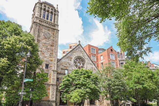 Building Photo - 492 Beacon St Unit Tower Rental