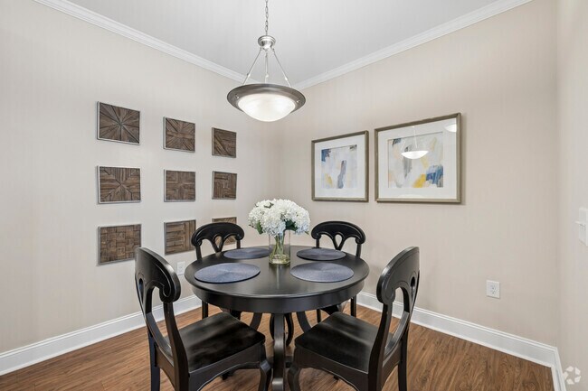 2BR, 2BA - 1,392SF - Dining Area