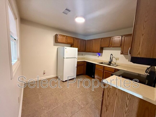 Photo - 1401 Elmdale Pl Unit B