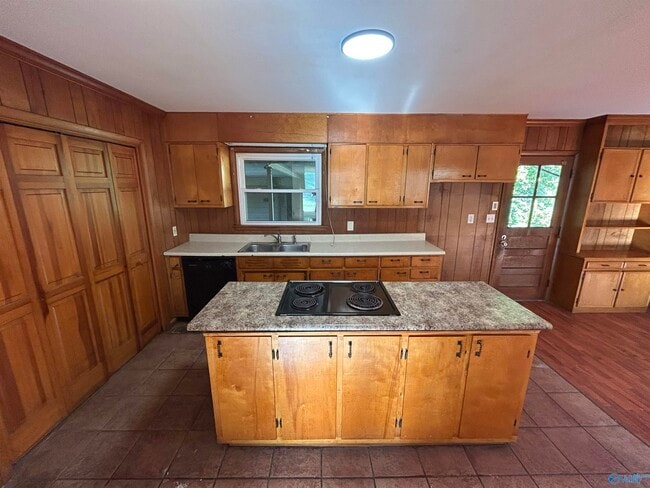 Photo - 4103 Lakeview Dr NW