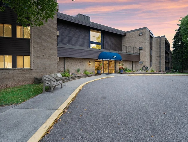 Photo - 5697 Green Circle Dr Unidad 218