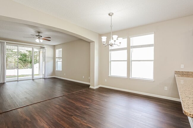 Photo - 15889 Lexington Park Blvd