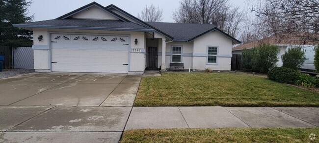 Building Photo - Beautiful Home in Crown Estates