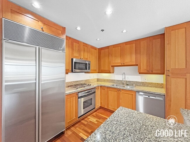 Building Photo - Sophisticated 1BD/2BA Condo in Marina District with City & Bay Views, Office & Resort-Style Ameni... Unit 1306
