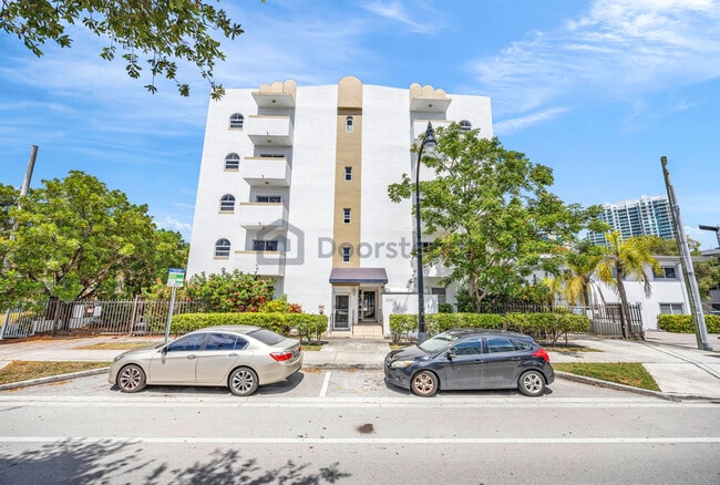 Building Photo - 3051 SW 27th Ave Unit 205 Rental