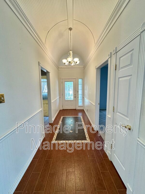 Photo - 1 Southridge Dr