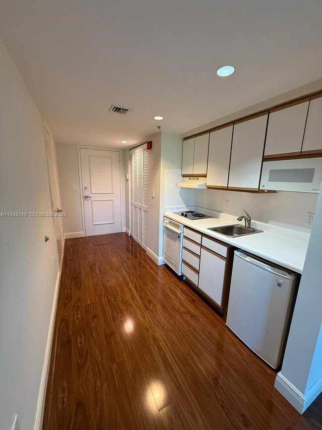 Building Photo - 5715 SW 72nd St Unit 5715