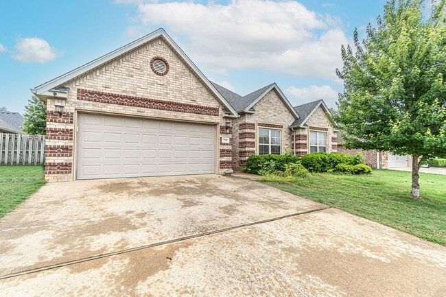 Building Photo - Cozy Centerton Home for Lease!