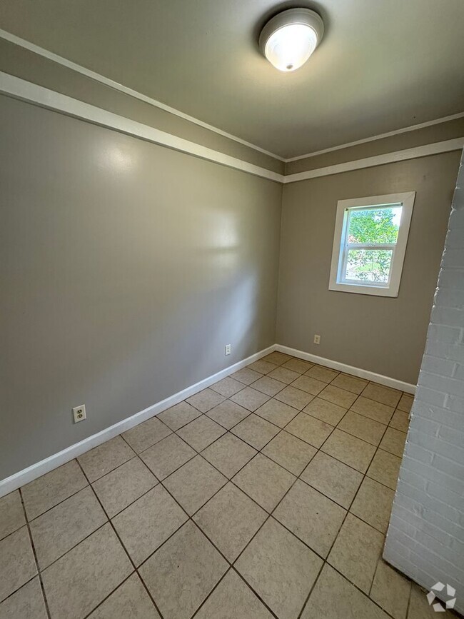 Building Photo - 1222 Forman Dr Rental