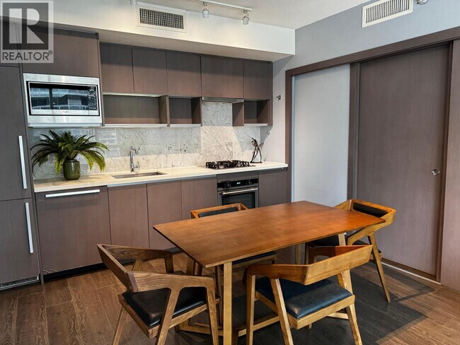 Photo - 68 Smithe St Unit 718