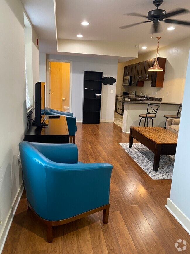 Building Photo - 806 Stiles St Unit 103 Rental