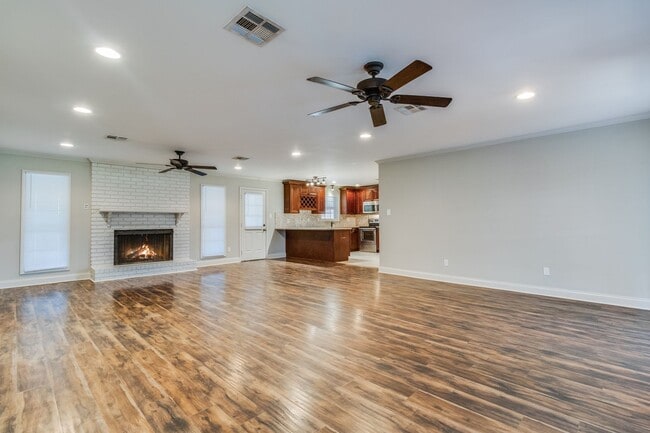 Photo - BEAUTIFUL HOME LOCATED ON TOLSON ROAD!