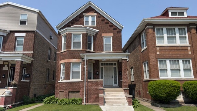 Photo - 8420 S Manistee Ave Apartment Unit 2