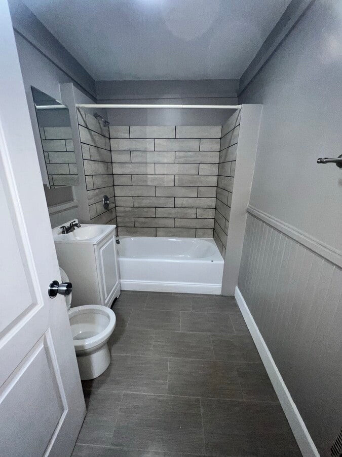 Photo - 634 Lansing St Casa