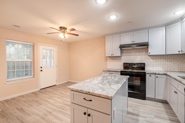 Photo - 22262 Adams St