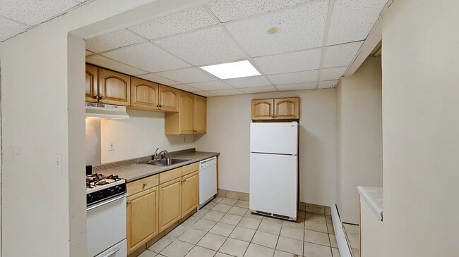 Photo - 15 Glenville Ave Unidad B1