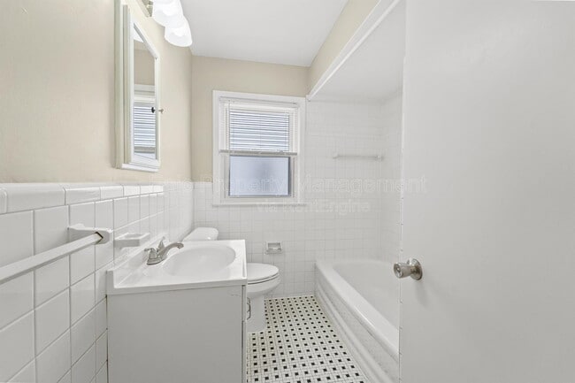 Photo - 2121 Euclid St