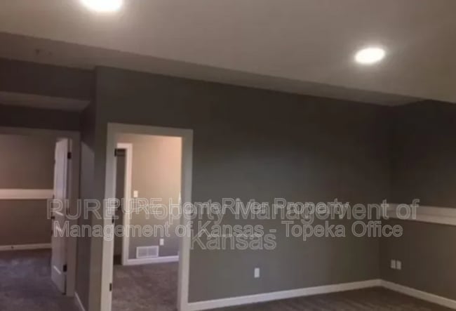 4425 SE Gemstone Ln