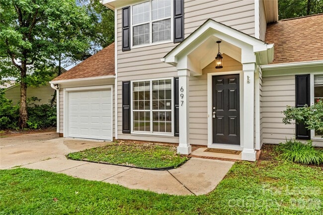 Photo - 697 Rebecca Jane Dr
