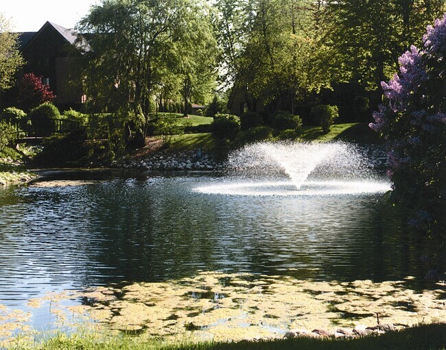 Foxcroft Apartments Fox Point, WI