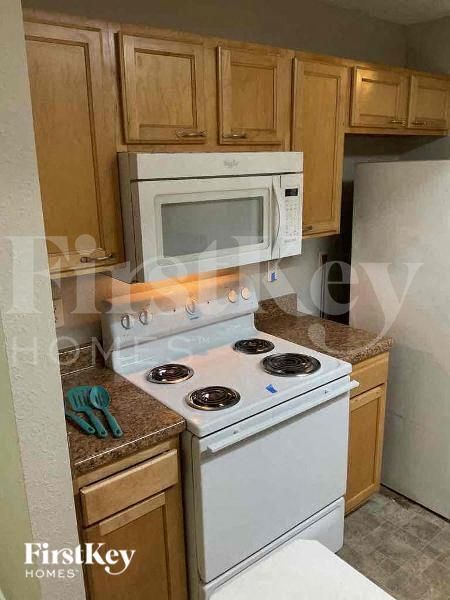 Photo - 5982 Redcliff N Ln