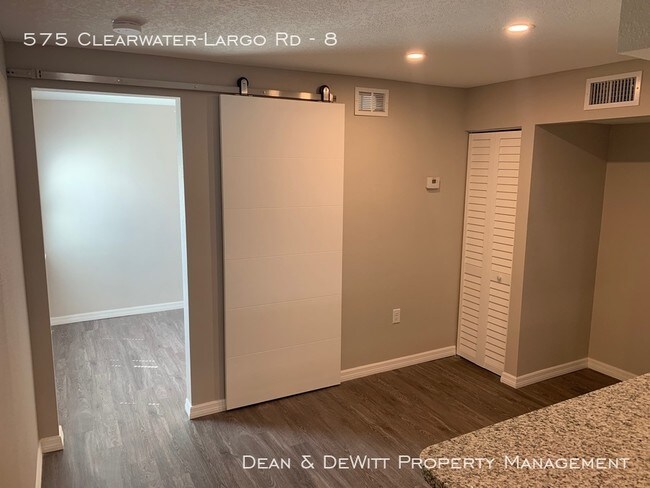 Photo - 1 Bed/1 Bath - Unit 8