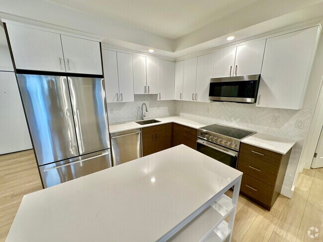 Building Photo - 1950 Washington St Unit 3D Rental